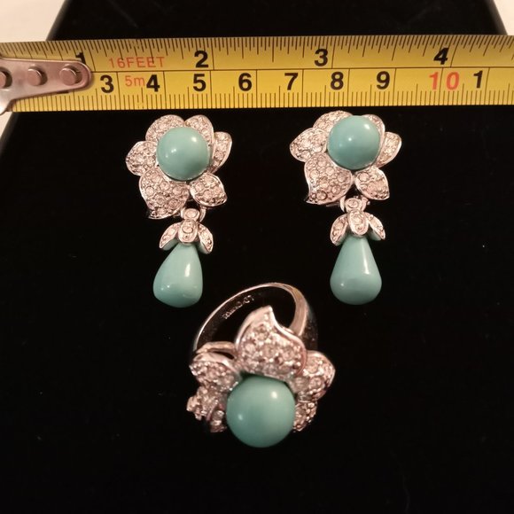 🎁 FREE GIFT INCLUDED🎁 NWOT Vintage Fashion Jewelry Set: Ring & Earrings - Picture 4 of 6